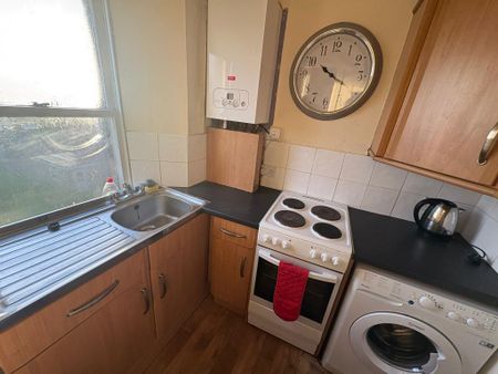 2 bedroom flat to rent - Photo 4