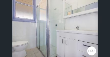 2 BEDROOM HOME WITH GREAT SIZE YARD! - Photo 2