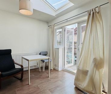 4 bedroom terraced house to rent - Photo 6