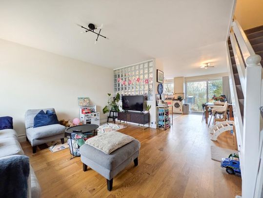 3 bedroom terraced house to rent - Photo 1