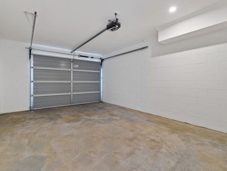 'JACARANDA' - Modern Townhouse In The Heart Of Bangalow - Photo 4