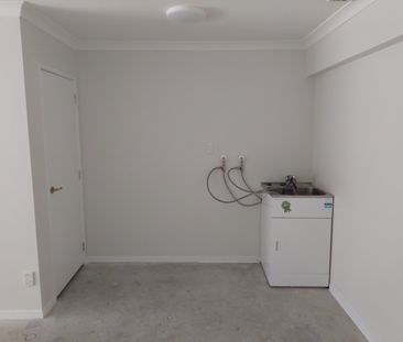 Modern Birkenhead Townhouse - Photo 3