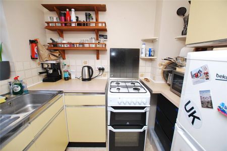 1 bedroom end of terrace house to rent - Photo 2