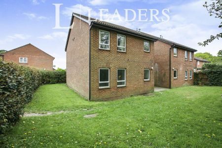 Studio to rent - Photo 3