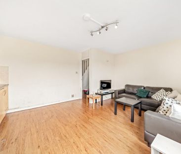 3 bedroom flat to rent - Photo 2