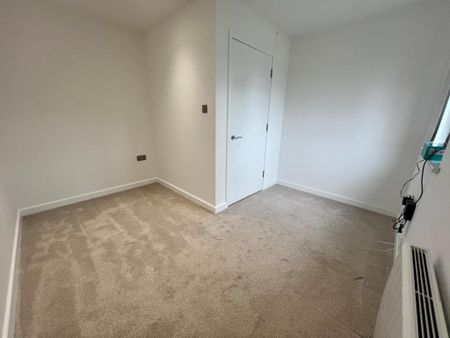 2 bedroom penthouse to rent - Photo 3