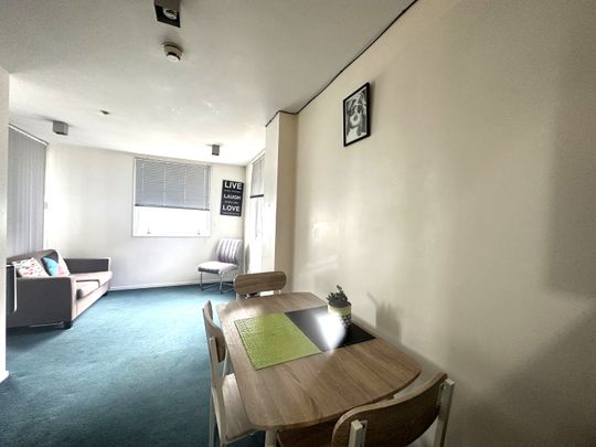 Furnished 1 Bedroom Apartment - Photo 1