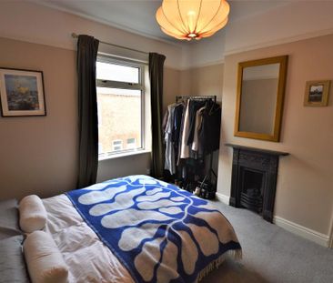 2 bedroom terraced house to rent - Photo 4