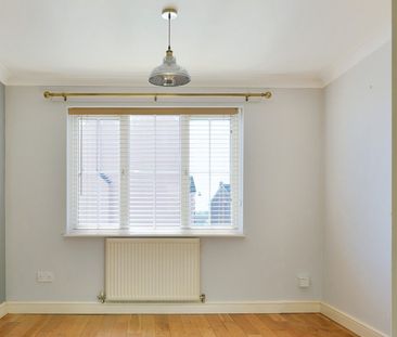 £1,675 PCM - Photo 1