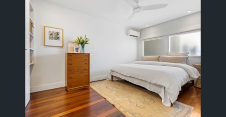 Meticulously presented & ideally located - Photo 3