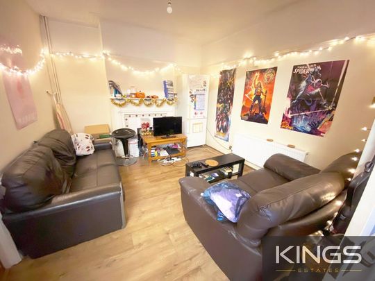 5 bedroom semi-detached house to rent - Photo 1