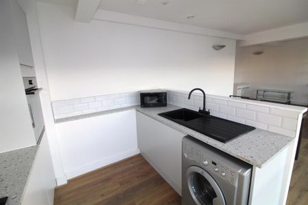 2 bedroom flat to rent - Photo 5