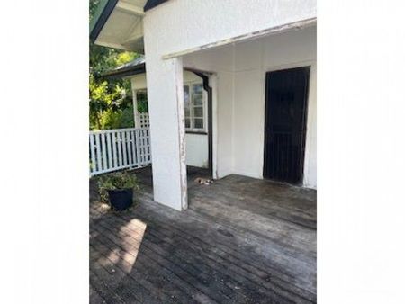 Quaint cottage nestled in Bushland - Photo 2