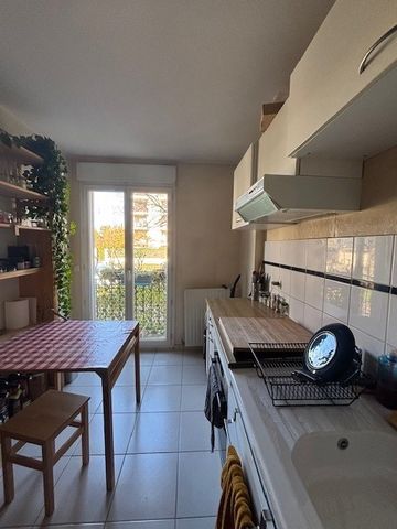 Location Appartement 3 pièces 75m² BORDEAUX 33300 - Photo 3