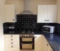 Amazing 5 Bedroom Student House - Photo 5