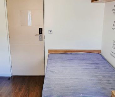 Flat 4 - 6 Bedrooms - Photo 4