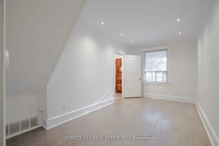137 Earlscourt Avenue #Main - Photo 4