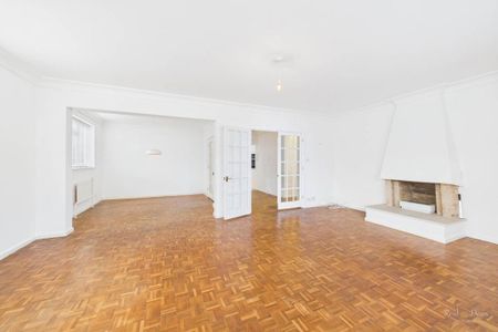 3 bedroom flat to rent - Photo 2