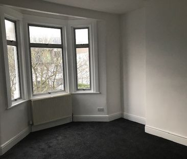 3 Bed Terraced House, East Road, E15 - Photo 6