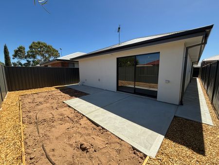 45 Hollow Drive, Andrews Farm, SA 5114 - Photo 5