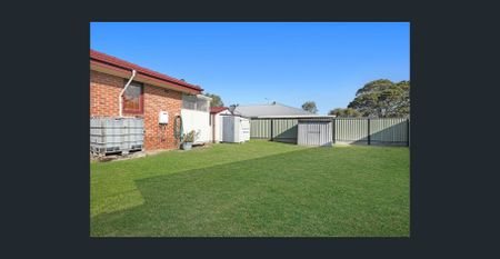 Charming 3-Bedroom Home - Photo 5