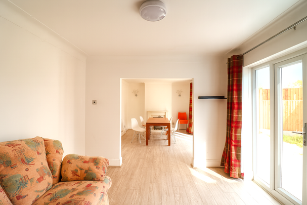 3 bedroom detached bungalow to rent - Photo 1