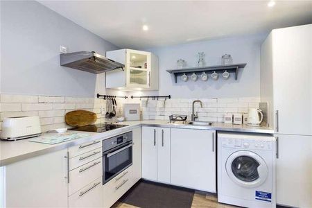 Hollycroft, Ashford Hill, Thatcham, Hampshire, RG19 - Photo 3