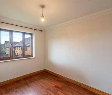 2 bedroom end of terrace house to rent - Photo 3