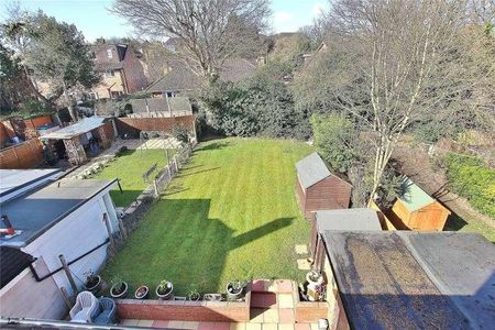 Knaphill, Woking, GU21 - Photo 4