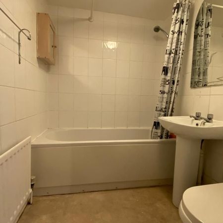 A stunning two bedroom, two bathroom apartment in the heart of Covent Garden - Photo 4