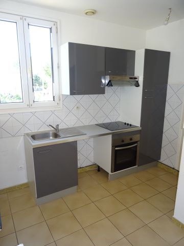 Location Appartement 4 pièces 81m² ST DREZERY 34160 - Photo 2