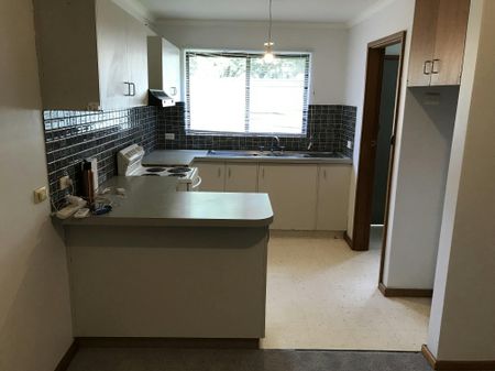 Neat & Tidy Two Bedroom Unit in North Tamworth - Photo 4