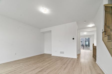 For Lease - 70 Huguenot Road, Oakville, Ontario - Photo 5