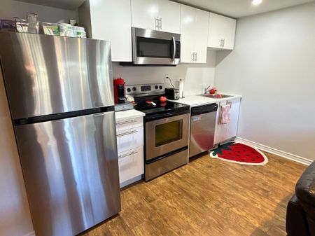 For Lease - 42 Booth Street, Bradford West Gwillimbury, Ontario - Photo 2