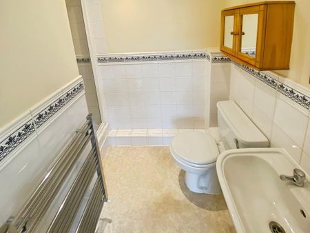 2 bedroom apartment to rent - Photo 2