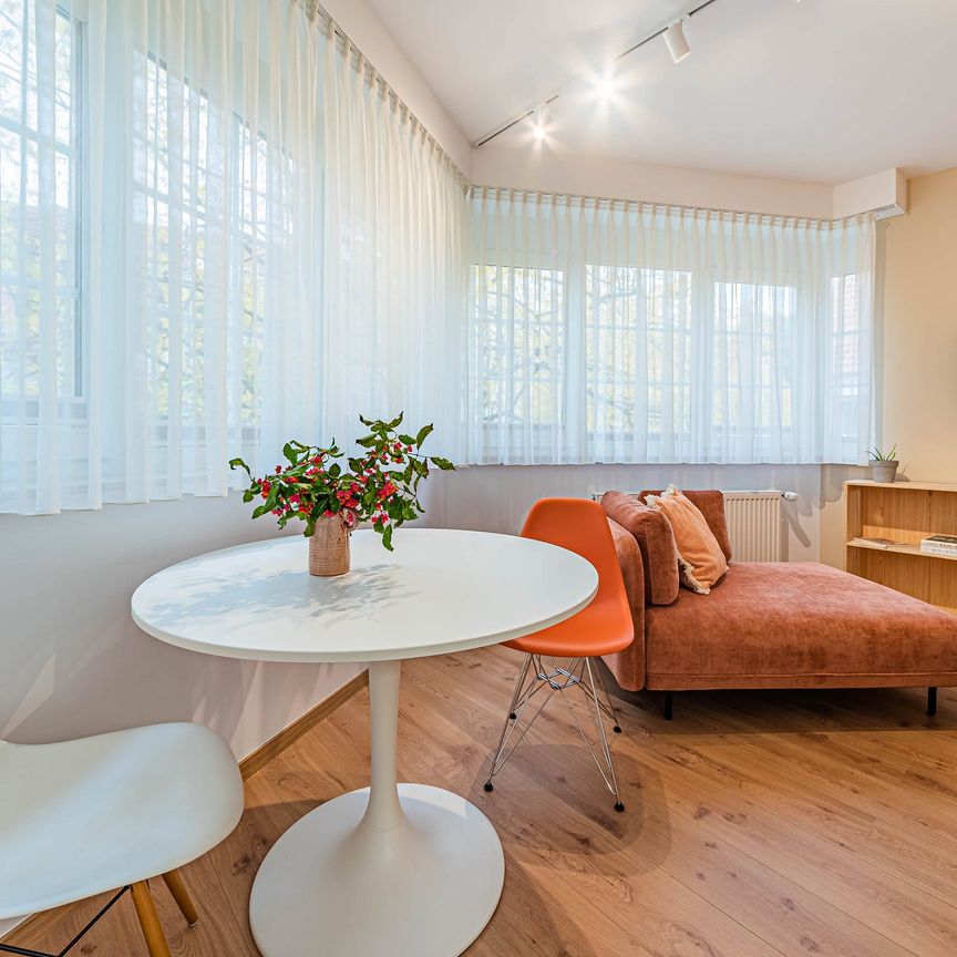 City-Residence: Gepflegtes 1-Zimmer-Apartment mit W-LAN und Reinigungsservice - Photo 1