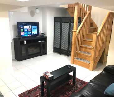 For Lease - 289 Laurentian Avenue Unit# Basement Unit, Mississauga,... - Photo 1