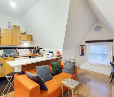 Baldry Gardens, London, SW16 - Photo 2