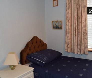 Room for rent in 3-bedroom apartment in Clonsilla, Dublin - Photo 2