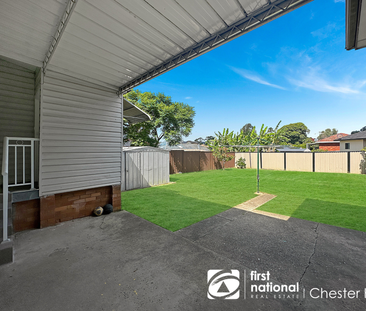 Spacious 4-Bedroom Family Home in Prime Location - Photo 4