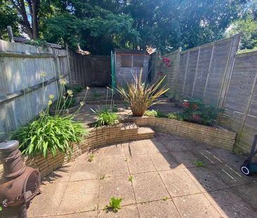 St. Nicholas Court, Basingstoke, RG22 - Photo 5