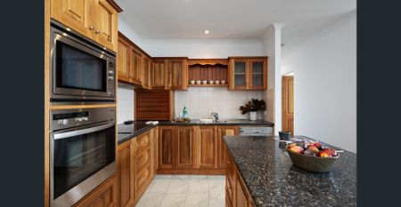 Stylish Apartment in the Heart of Battery Point - Photo 2