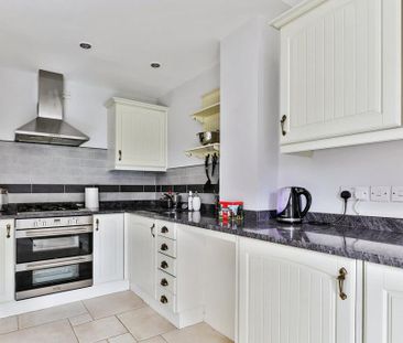 2 bedroom maisonette to rent - Photo 4