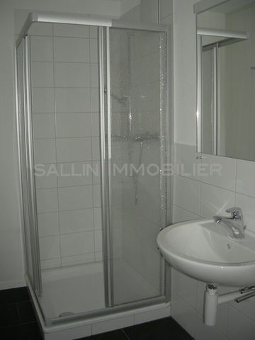 SPACIEUX TRIPLEX 5½ PIECES AVEC PART AU JARDIN - Foto 4