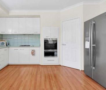 DAYDREAM BY THE SEA! *6 MONTH LEASE ONLY* FULLY FURNISHED. - Photo 4