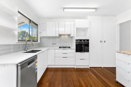 118 Hassall Street, Corinda QLD 4075 - House For Rent | Domain - Photo 4