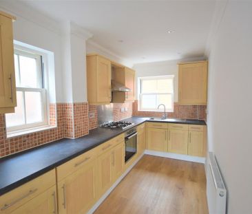 2 bedroom end of terrace house to rent - Photo 4