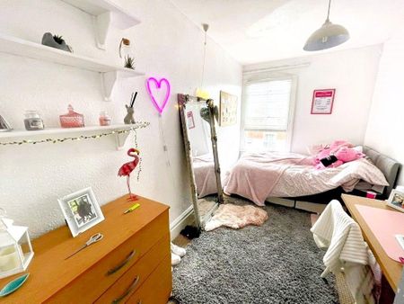 6 bedroom terraced house to rent - Photo 3