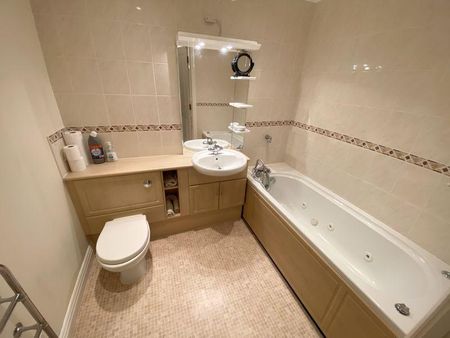 2 bedroom apartment to rent - Photo 2