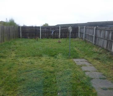 3 bedroom semi-detached house to rent - Photo 6